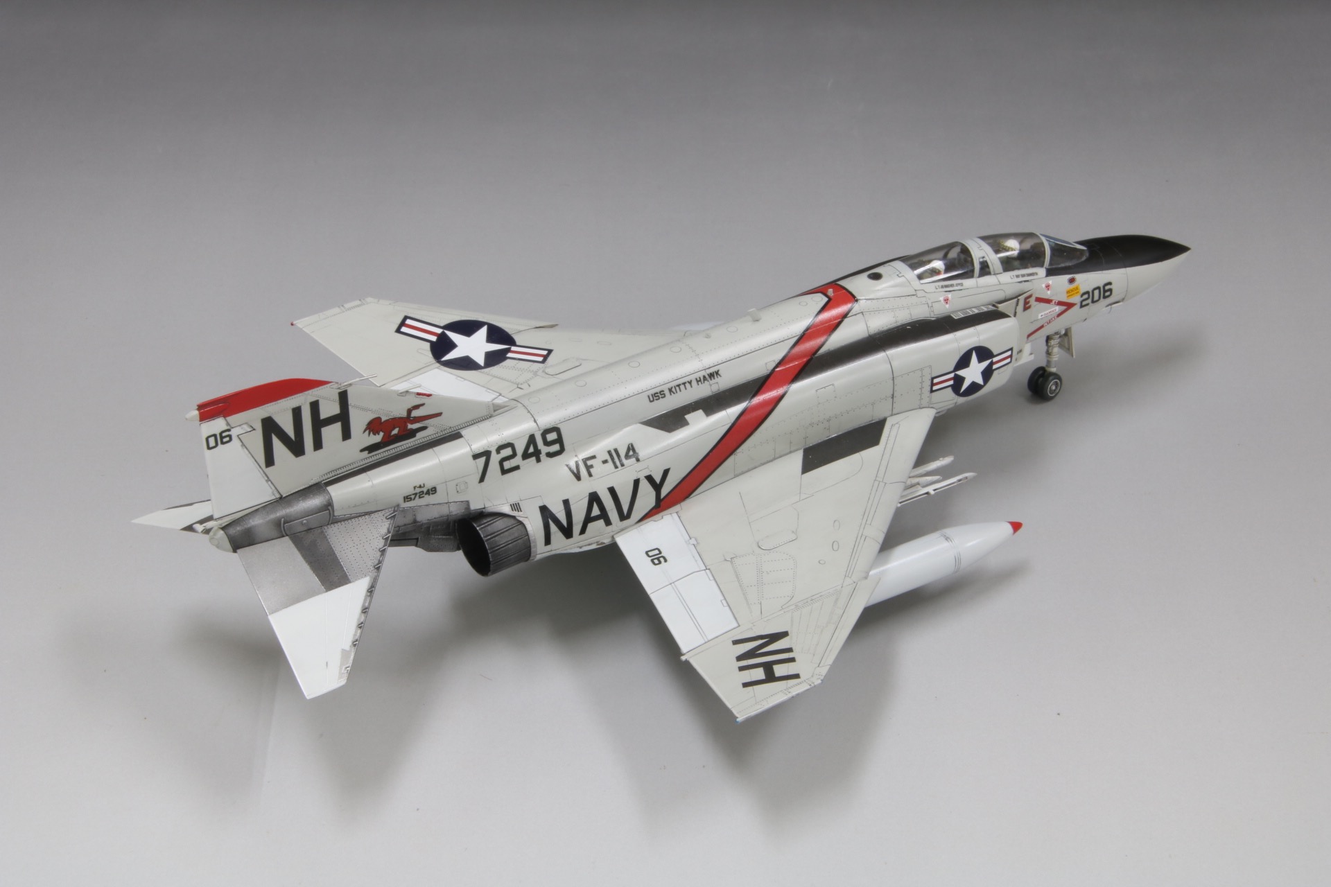 1 72 アメリカ海軍F-4J戦闘機“アードバークズ 初回特装版 ファインモールドFP43S